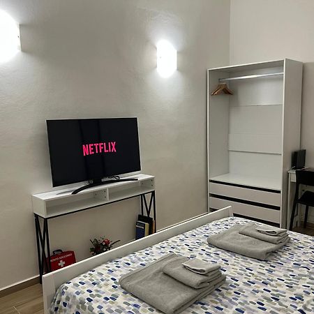 Al 106 Apartment Free Wi-Fi 5 Min Dalla Stazione Πράτο Εξωτερικό φωτογραφία