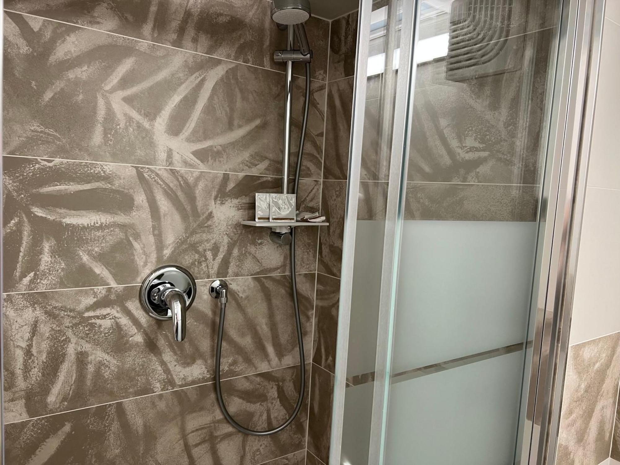 Al 106 Apartment Free Wi-Fi 5 Min Dalla Stazione Πράτο Εξωτερικό φωτογραφία