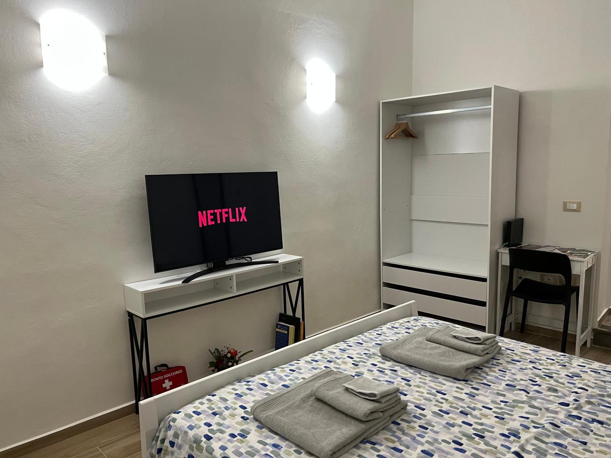 Al 106 Apartment Free Wi-Fi 5 Min Dalla Stazione Πράτο Εξωτερικό φωτογραφία